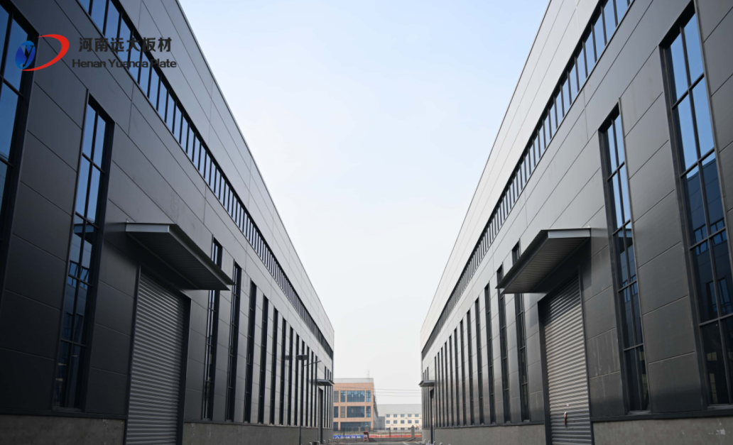 新建厂房外墙优选材料：河南远大聚氨酯封边岩棉板应用案例（十六栋）