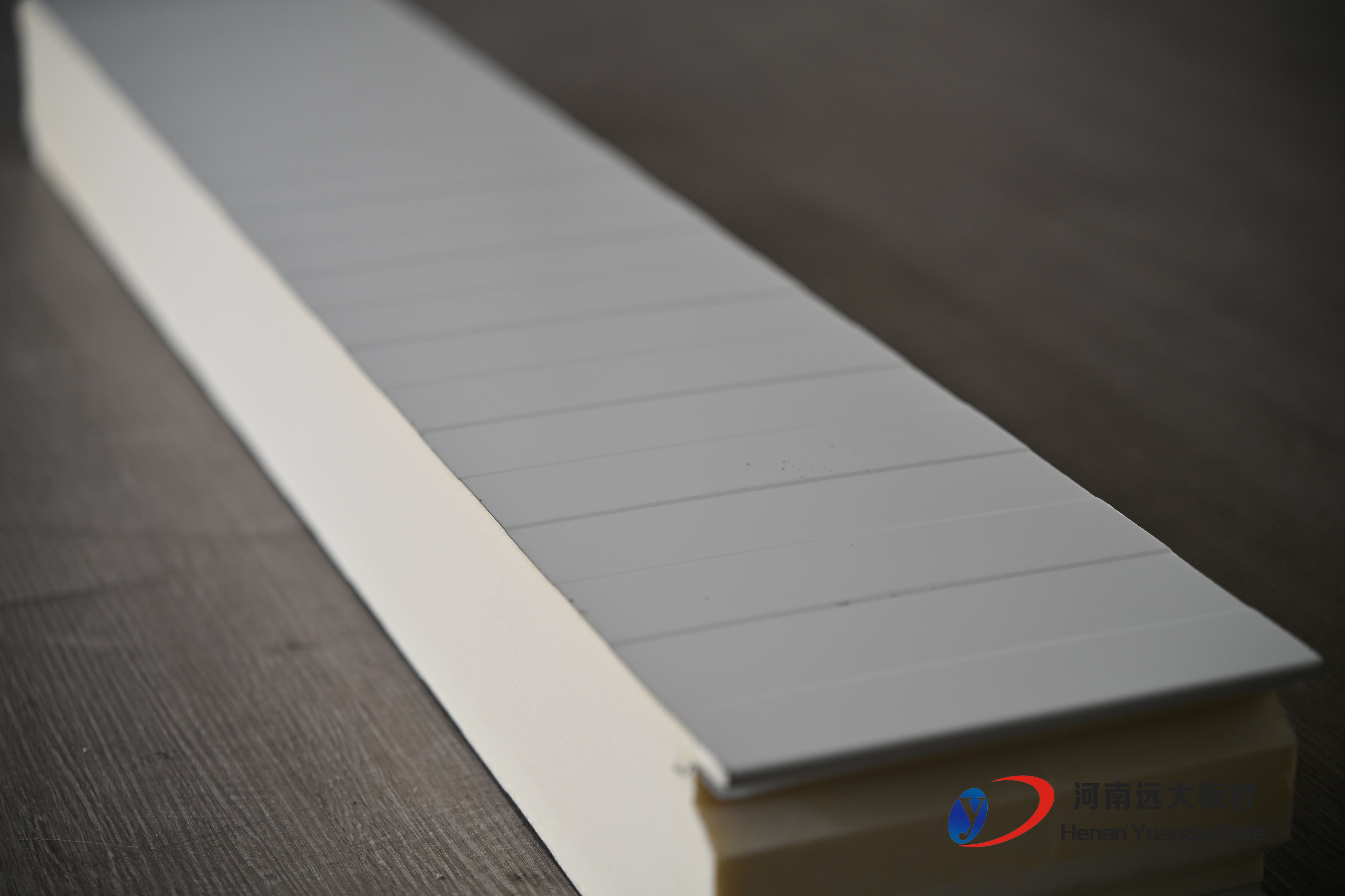 聚氨酯冷库板：高效节能的冷链“保温卫士”